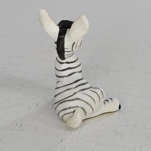 Freeman McFarlin George Good Zebra Sitting Miniature Figurine - Picture 4 of 11